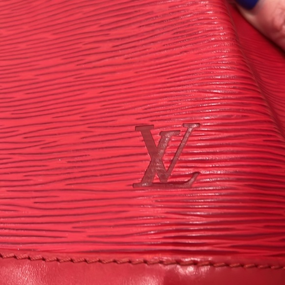 Louis Vuitton AUTHENTIC Epi Noe Bucket Bag - Picture 12 of 14